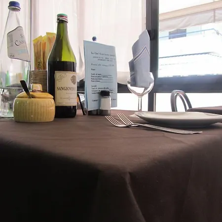 ホテル La カットーリカ