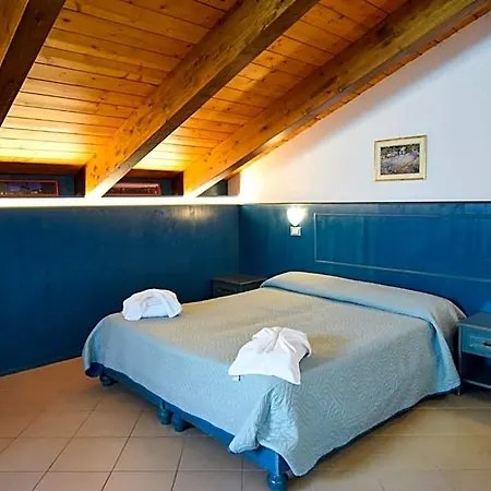 La 3*
